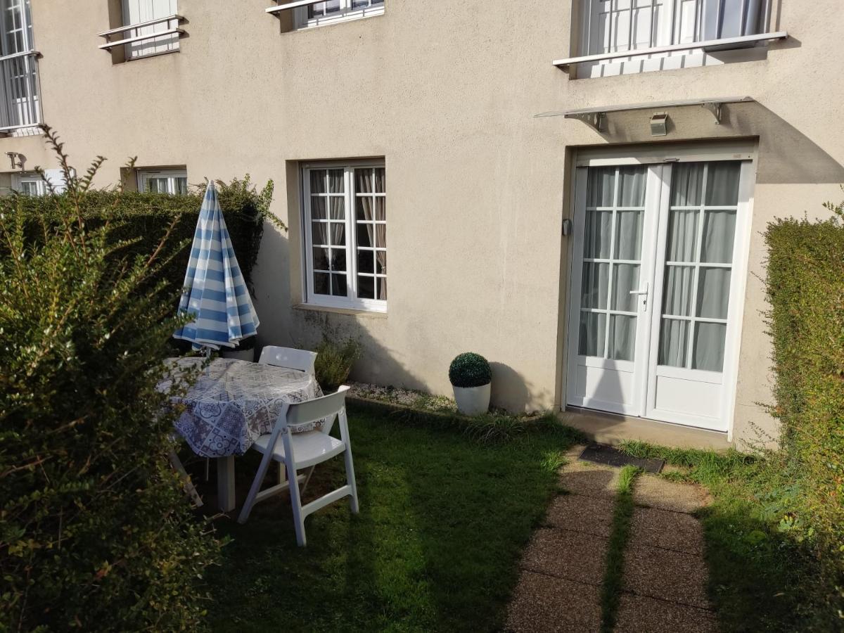 Ferienwohnung Les Granges Du Clos 2 Etoiles Courseulles-sur-Mer Exterior foto